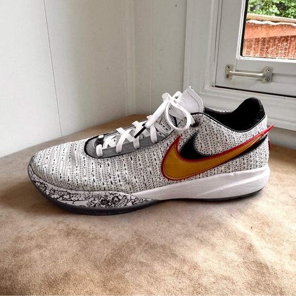 Nike LeBron 20 The Debut DJ5423-100 18 White Metallic Gold Black 2022 Zoom Air - Picture 7 of 14